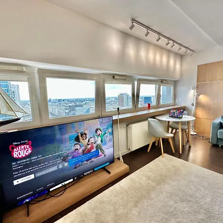 TOP metro x2 fast WiFi 400 Mbs 70’TV Netflix HBO Max AppleTV+ Disney+ Varsovia Exterior foto