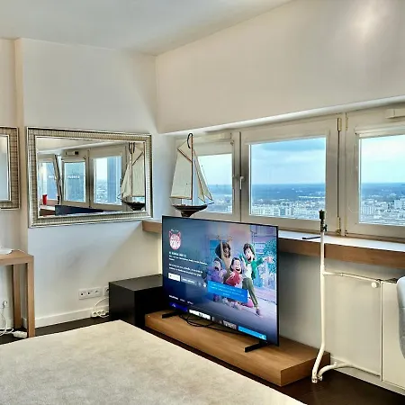 TOP metro x2 fast WiFi 400 Mbs 70’TV Netflix HBO Max AppleTV+ Disney+ Varsovia Exterior foto