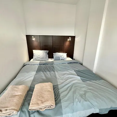 TOP metro x2 fast WiFi 400 Mbs 70’TV Netflix HBO Max AppleTV+ Disney+ Varsovia Exterior foto