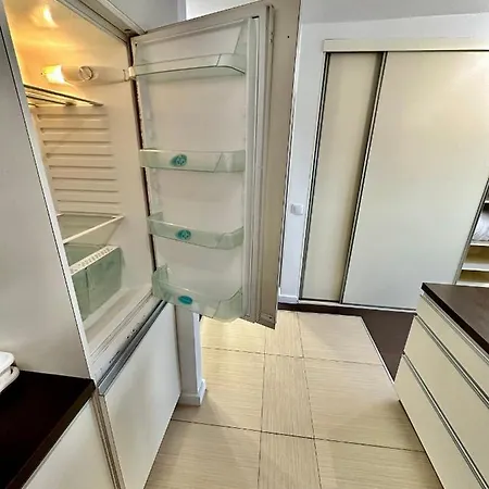 TOP metro x2 fast WiFi 400 Mbs 70’TV Netflix HBO Max AppleTV+ Disney+ Varsovia Exterior foto