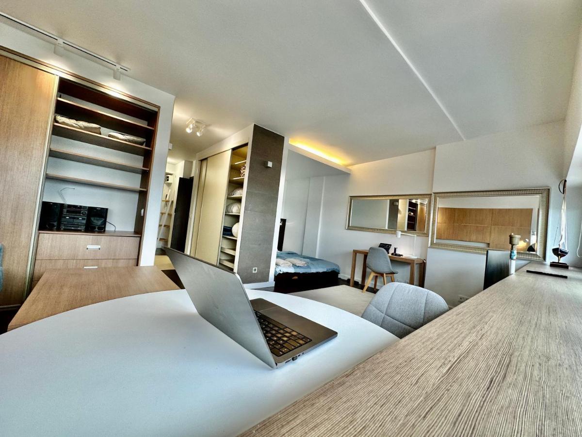 Apartamento Metro X2 Fast Wifi 400 Mbs 70’tv Netflix Hbo Max Appletv+ Disney+ Varsovia