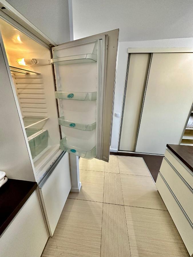 Metro X2 Fast Wifi 400 Mbs 70’tv Netflix Hbo Max Appletv+ Disney+ Apartamento Varsovia